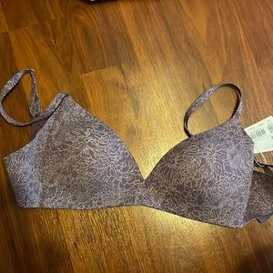 Lululemon Bra NWT size 34c
